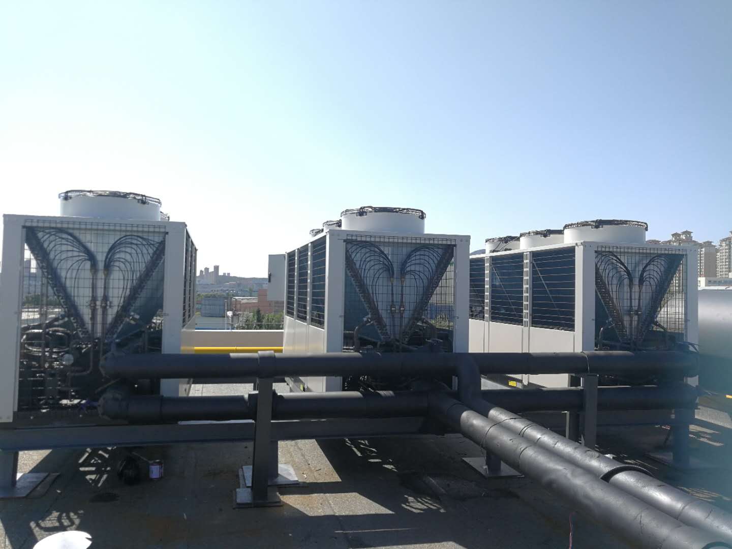 <b>空气源热泵（煤改电）</b>
